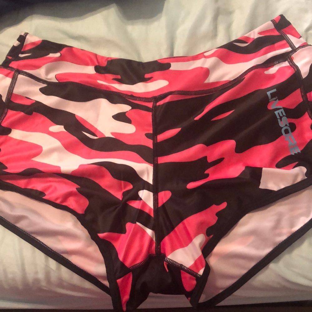 Livesore shorts